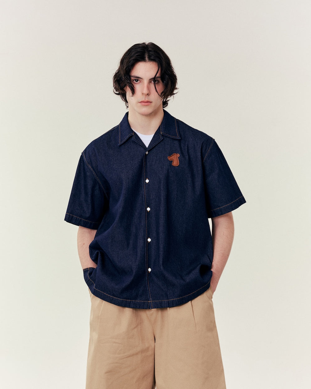 SMILEYHOUND CAMP COLLAR DENIM LEATHER PATCH LOGO SHIRT