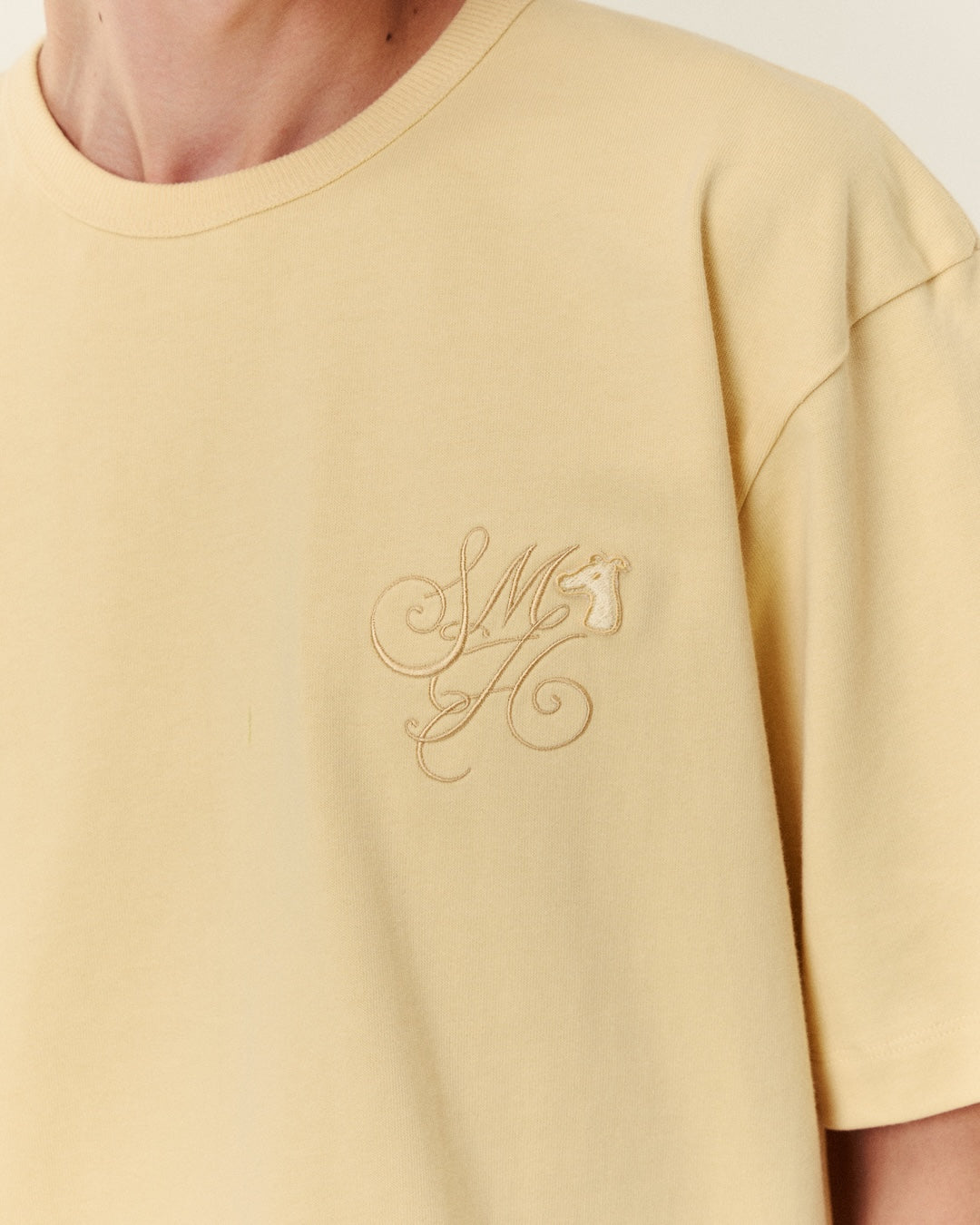 SMILEYHOUND EMBROIDERED SCRIPT INITIAL T-SHIRT