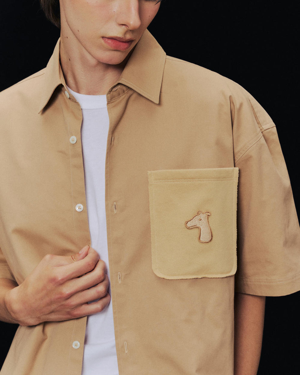 SMILEYHOUND GOODGATHER SHORT-SLEEVE SHIRT WITH RAW-EDGE PATCH POCKET