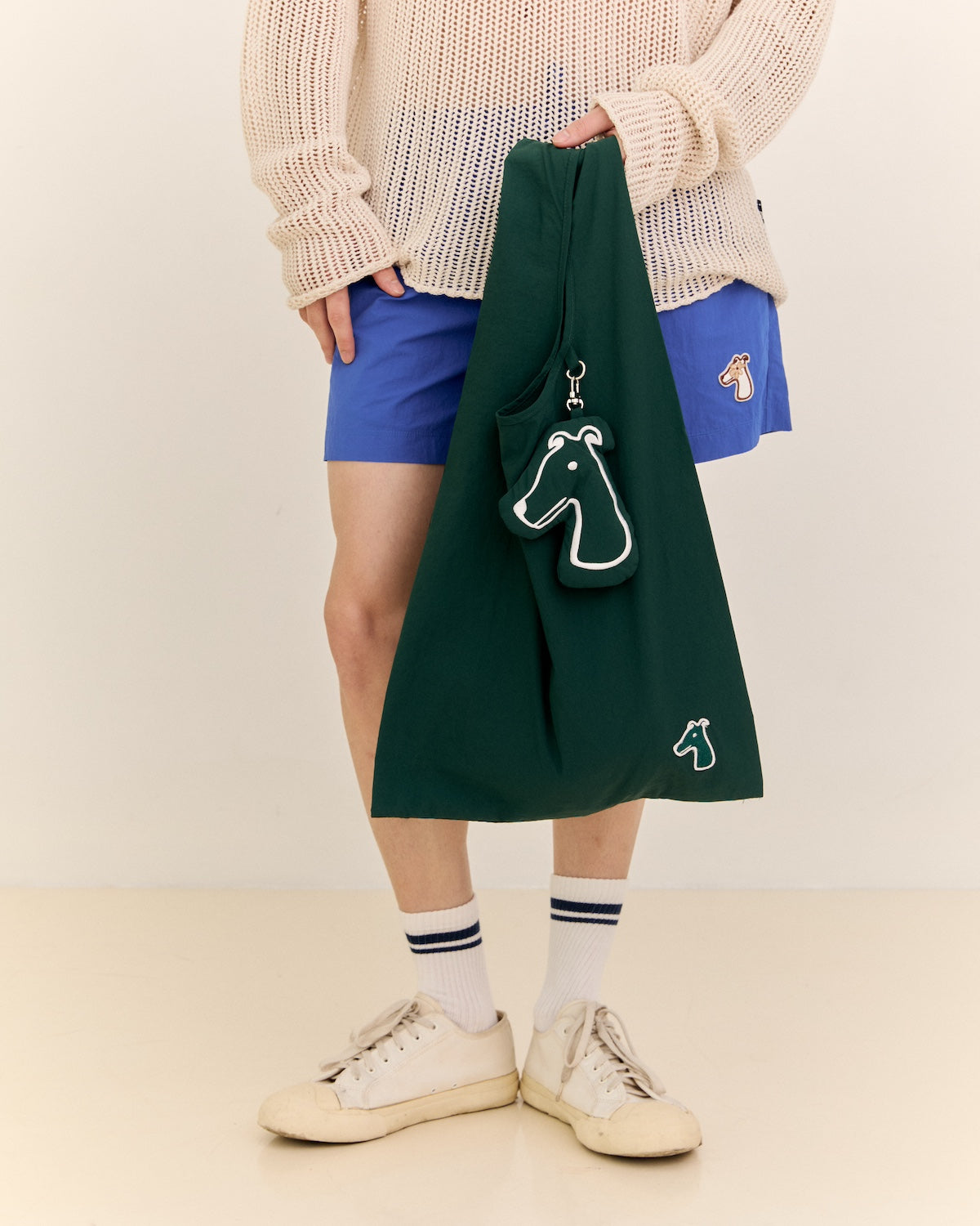 THE ESSENTIAL FOLDABLE NYLON SHAPE BAG