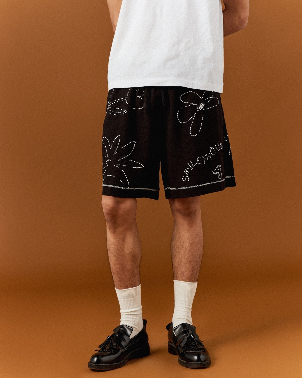 FLOWER FOLK EMBROIDERED SHORTS