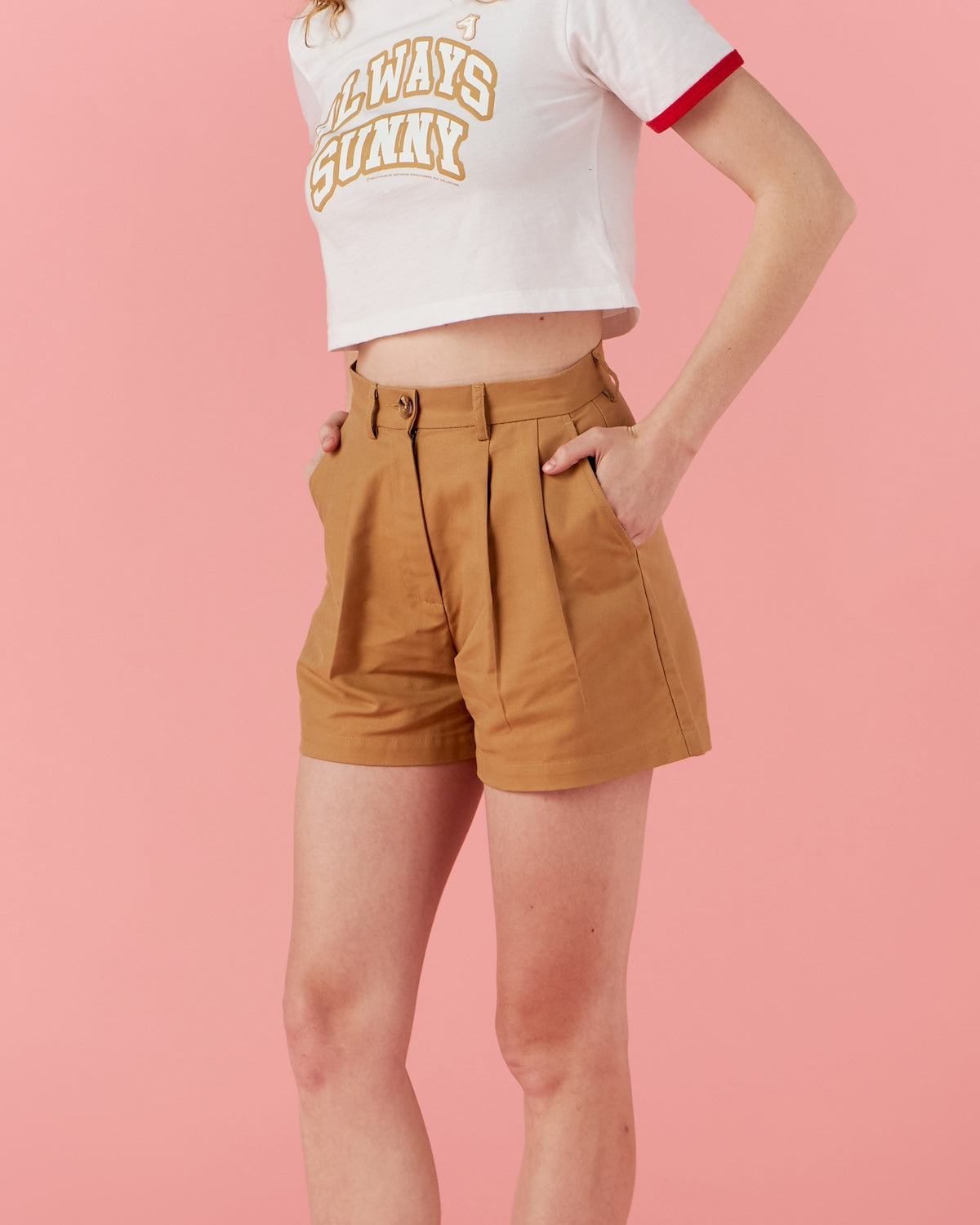 WIDE FRONT PLEATED SHORTS