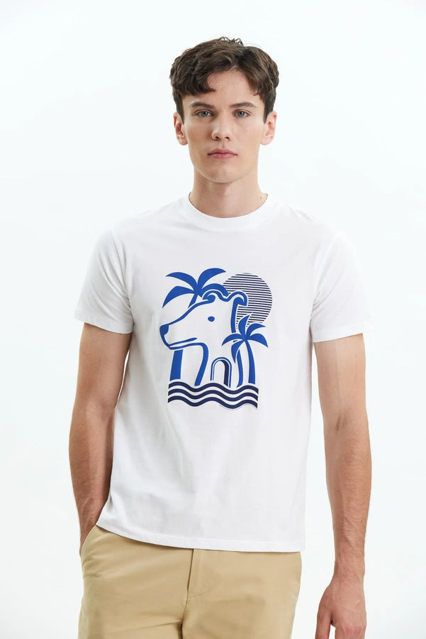 เสื้อยืดทรงพอดีตัวพิมพ์ลายกราฟิกโลโก้